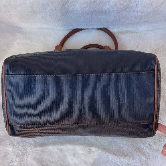 GUC, auth SALVATORE  FERRAGAMO NAVY BLUE VINTAGE BAG, made in Italy - Picture 12 of 16